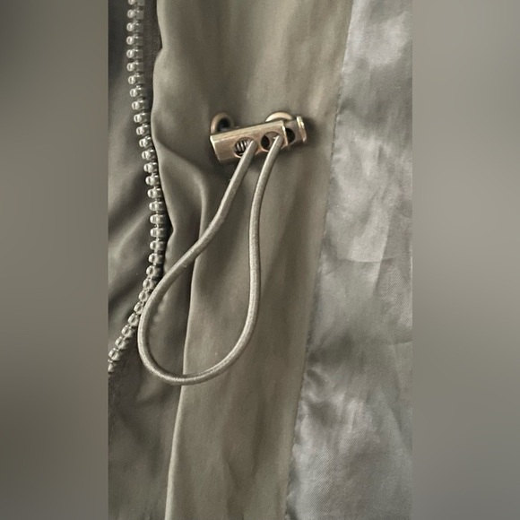 Ralph Lauren Army Green Faux-Trim Hooded Puffer Coat, Pull Waist, Fur Hood;  L - Picture 10 of 12